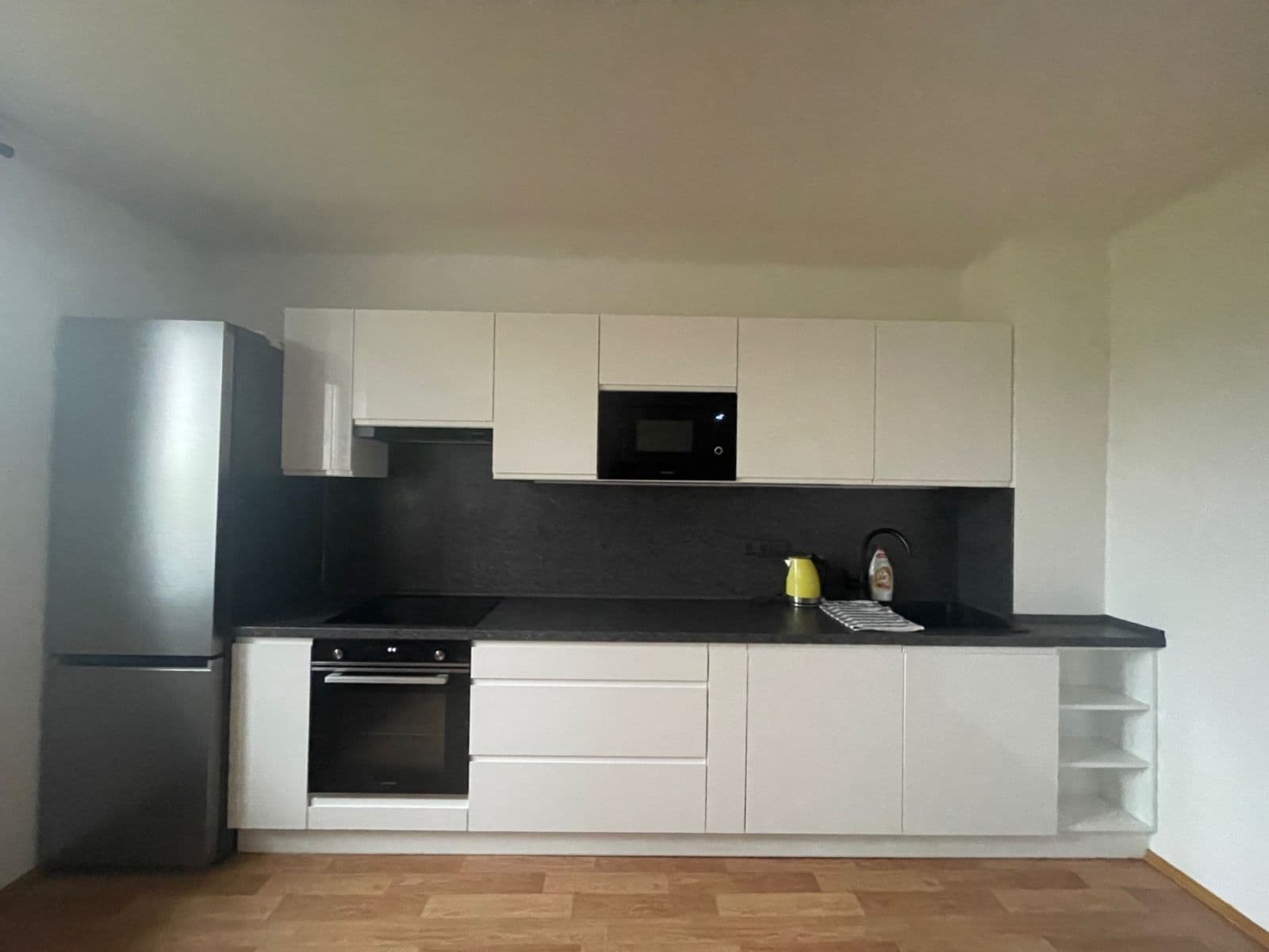 4 bedroom with open-plan kitchen flat to rent, 120 m², Neveklov, Středočeský Region 4 bedroom with open-plan kitchen flat to rent, 120 m², Neveklov, Středočeský Region