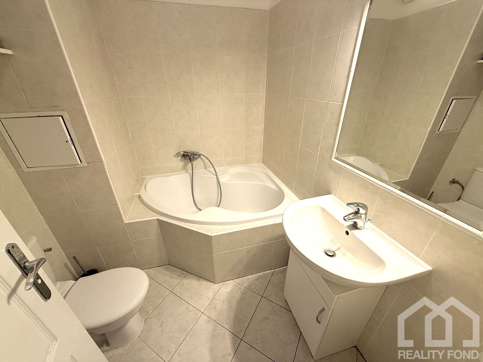 1 bedroom with open-plan kitchen flat to rent, 43 m², Přípotoční, Prague, Prague 1 bedroom with open-plan kitchen flat to rent, 43 m², Přípotoční, Prague, Prague