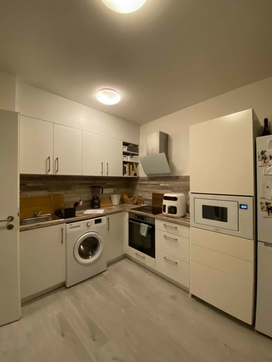 1 bedroom with open-plan kitchen flat to rent, 36 m², Karla Čapka, Unhošť, Středočeský Region 1 bedroom with open-plan kitchen flat to rent, 36 m², Karla Čapka, Unhošť, Středočeský Region