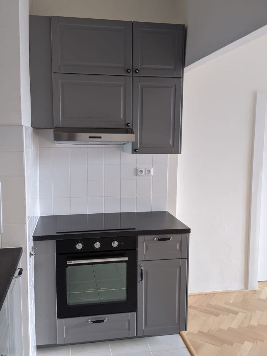 1 bedroom with open-plan kitchen flat to rent, 62 m², Josefa Čapka, Kladno, Středočeský Region 1 bedroom with open-plan kitchen flat to rent, 62 m², Josefa Čapka, Kladno, Středočeský Region