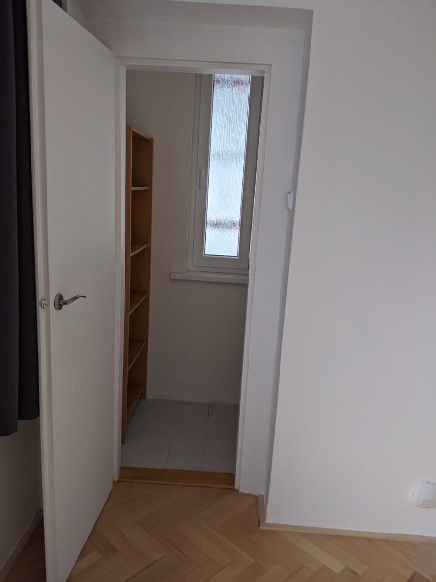 1 bedroom with open-plan kitchen flat to rent, 62 m², Josefa Čapka, Kladno, Středočeský Region 1 bedroom with open-plan kitchen flat to rent, 62 m², Josefa Čapka, Kladno, Středočeský Region