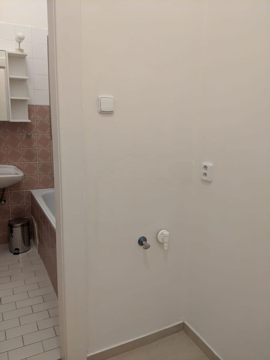 1 bedroom with open-plan kitchen flat to rent, 62 m², Josefa Čapka, Kladno, Středočeský Region 1 bedroom with open-plan kitchen flat to rent, 62 m², Josefa Čapka, Kladno, Středočeský Region