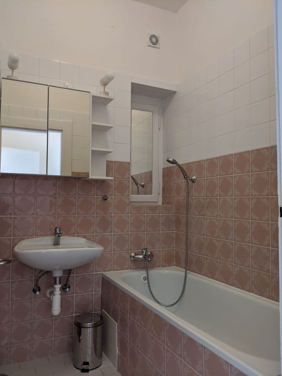 1 bedroom with open-plan kitchen flat to rent, 62 m², Josefa Čapka, Kladno, Středočeský Region 1 bedroom with open-plan kitchen flat to rent, 62 m², Josefa Čapka, Kladno, Středočeský Region