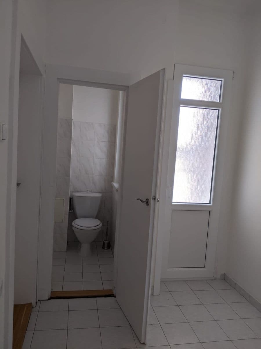 1 bedroom with open-plan kitchen flat to rent, 62 m², Josefa Čapka, Kladno, Středočeský Region 1 bedroom with open-plan kitchen flat to rent, 62 m², Josefa Čapka, Kladno, Středočeský Region