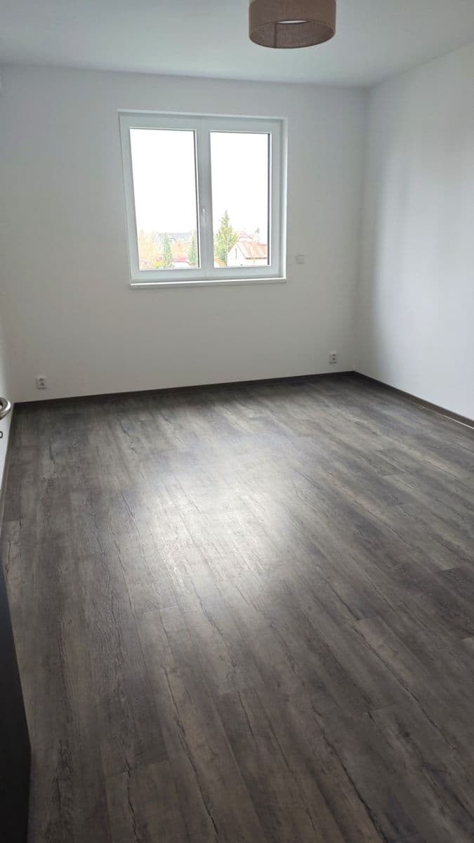 2 bedroom with open-plan kitchen flat to rent, 86 m², Jezdecká, Dobřany, Plzeňský Region 2 bedroom with open-plan kitchen flat to rent, 86 m², Jezdecká, Dobřany, Plzeňský Region