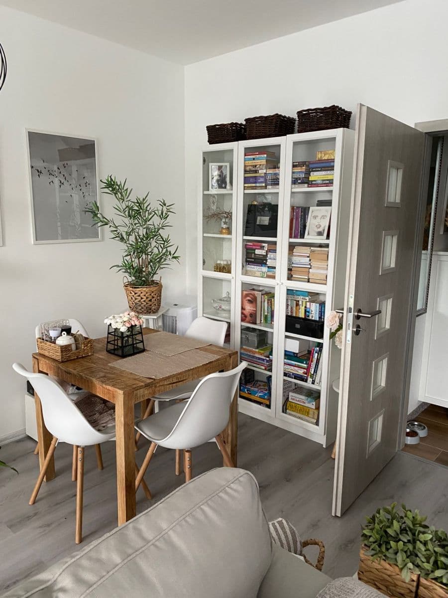 2 bedroom with open-plan kitchen flat for sale, 63 m², Višňová, Milovice, Středočeský Region 2 bedroom with open-plan kitchen flat for sale, 63 m², Višňová, Milovice, Středočeský Region