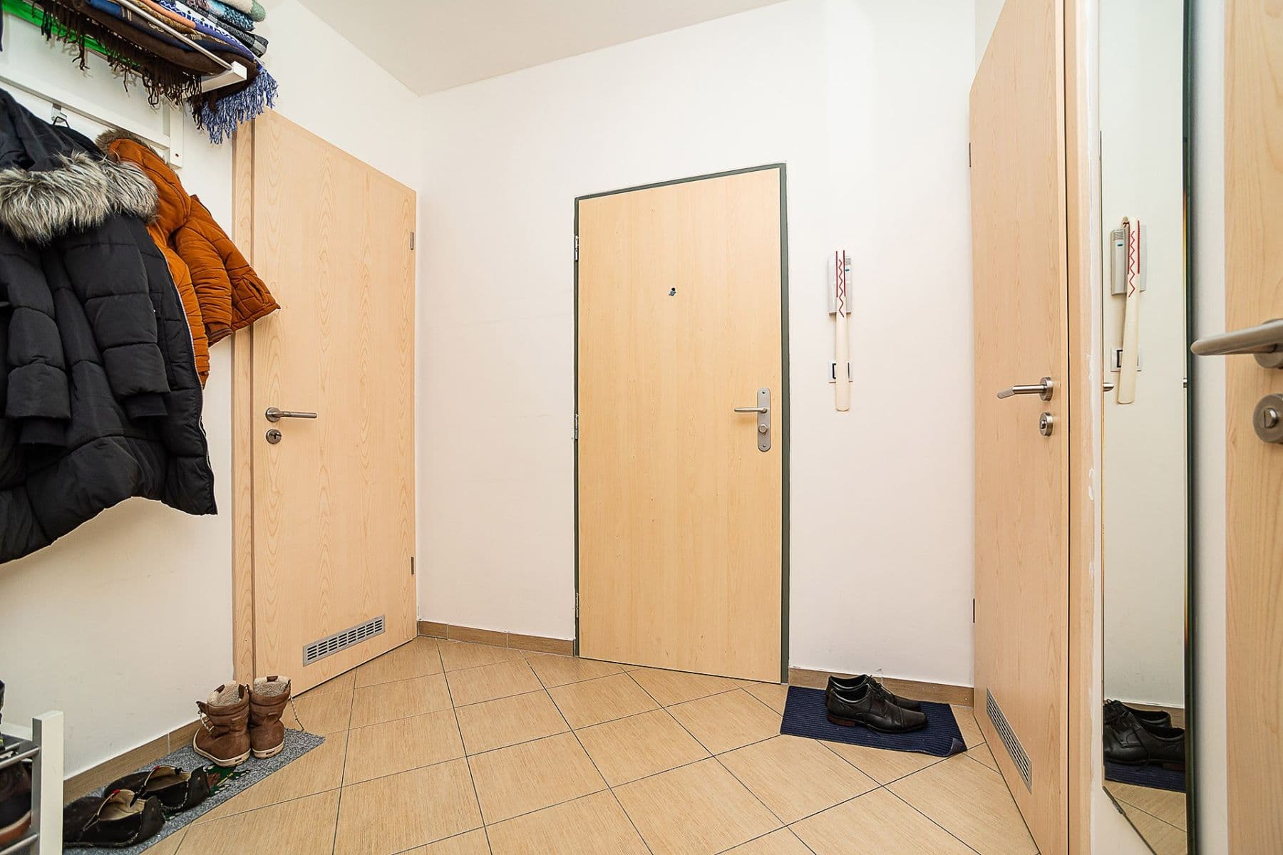 1 bedroom with open-plan kitchen flat to rent, 51 m², Chlebovická, Prague, Prague 1 bedroom with open-plan kitchen flat to rent, 51 m², Chlebovická, Prague, Prague