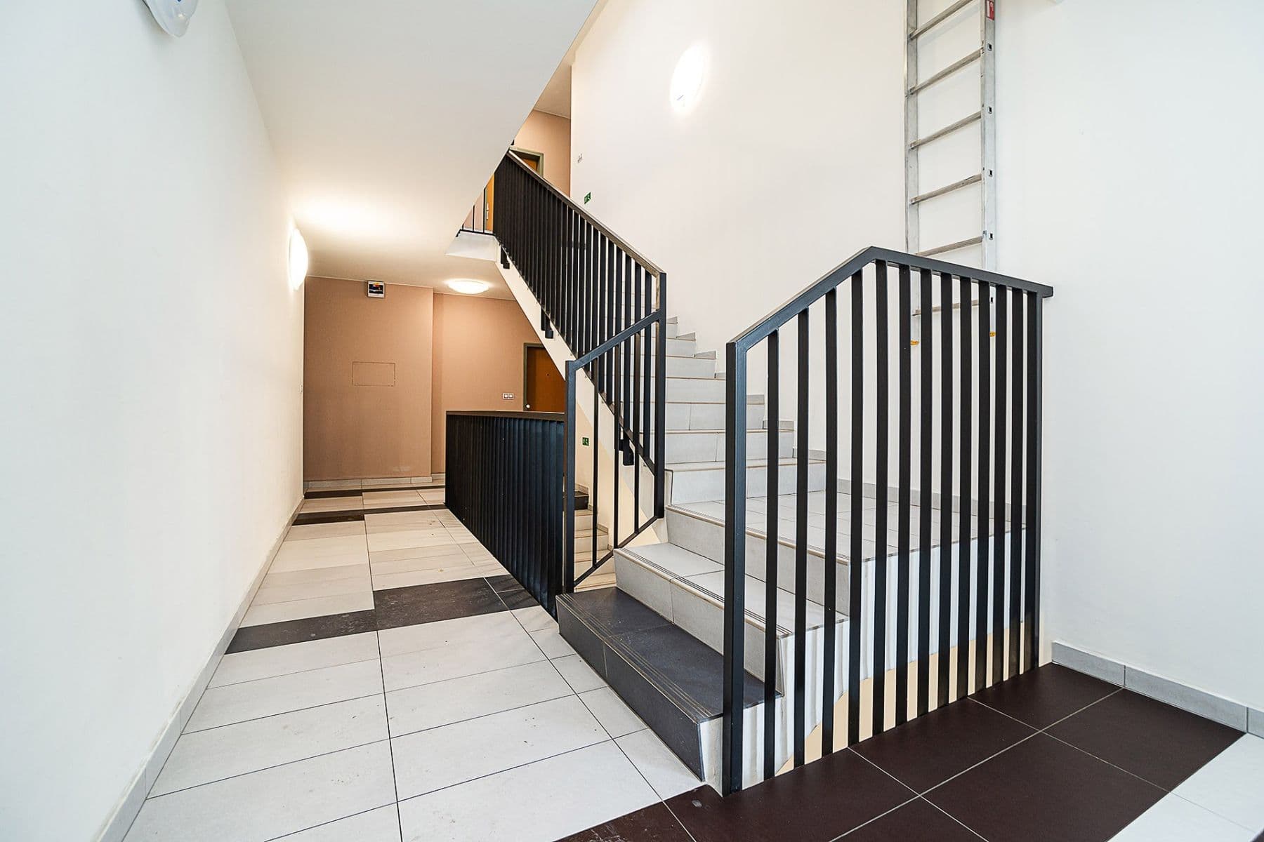 1 bedroom with open-plan kitchen flat to rent, 51 m², Chlebovická, Prague, Prague 1 bedroom with open-plan kitchen flat to rent, 51 m², Chlebovická, Prague, Prague