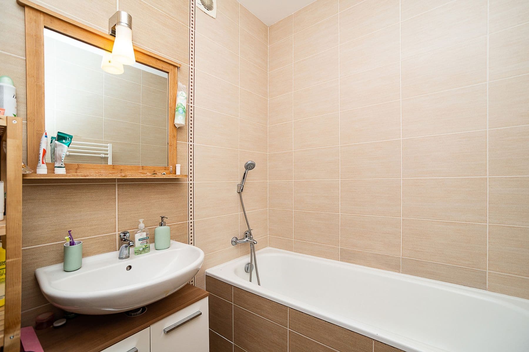 1 bedroom with open-plan kitchen flat to rent, 51 m², Chlebovická, Prague, Prague 1 bedroom with open-plan kitchen flat to rent, 51 m², Chlebovická, Prague, Prague