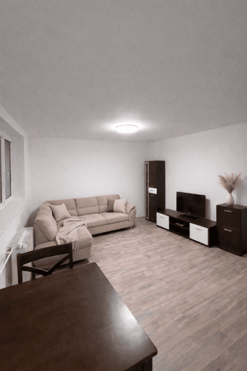 1 bedroom with open-plan kitchen flat to rent, 58 m², Pospíšilova, Hradec Králové, Královéhradecký Region 1 bedroom with open-plan kitchen flat to rent, 58 m², Pospíšilova, Hradec Králové, Královéhradecký Region