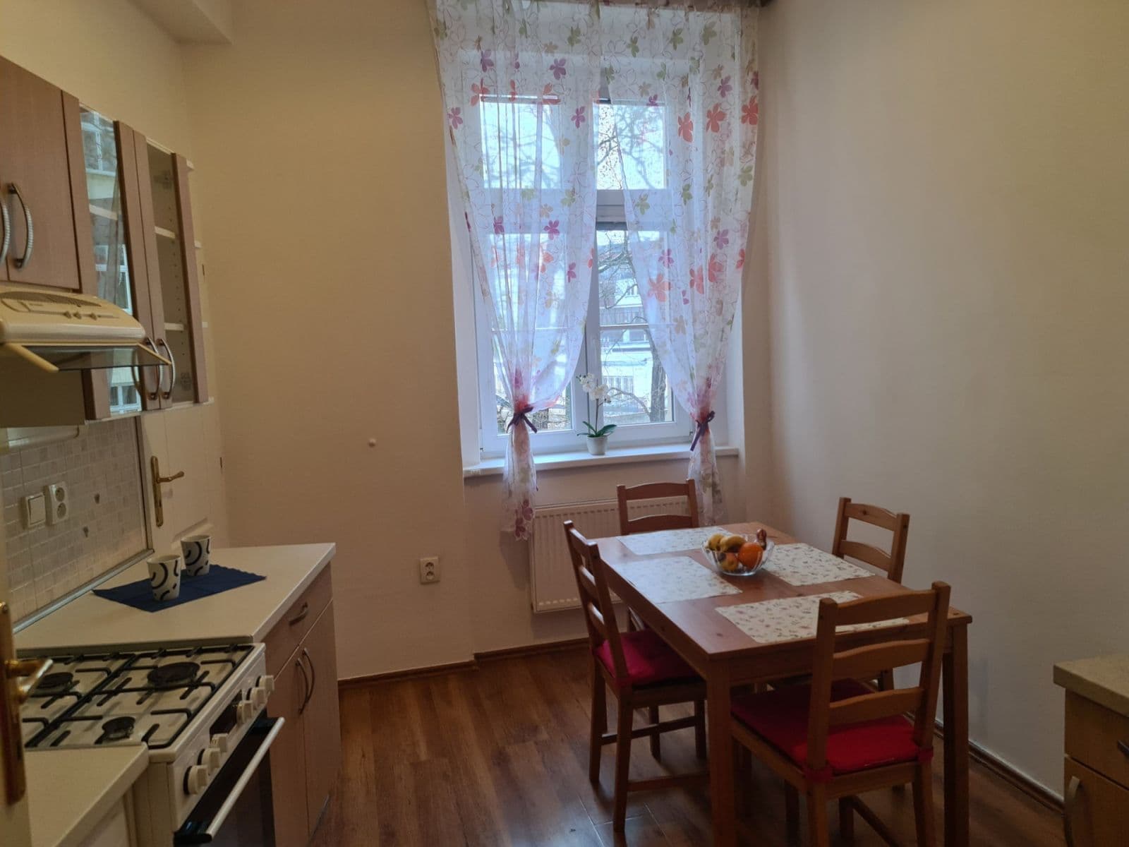 4 bedroom flat to rent, 85 m², Varšavská, Prague, Prague 4 bedroom flat to rent, 85 m², Varšavská, Prague, Prague