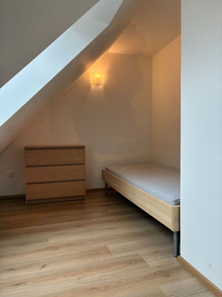 Studio flat to rent, 32 m², Za Mlýnem, Hostivice, Středočeský Region Studio flat to rent, 32 m², Za Mlýnem, Hostivice, Středočeský Region