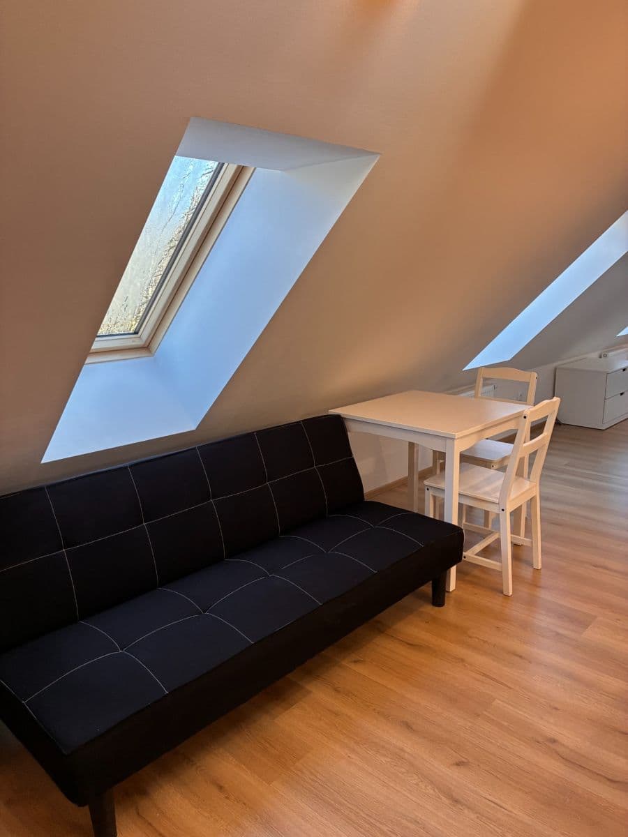 Studio flat to rent, 32 m², Za Mlýnem, Hostivice, Středočeský Region Studio flat to rent, 32 m², Za Mlýnem, Hostivice, Středočeský Region