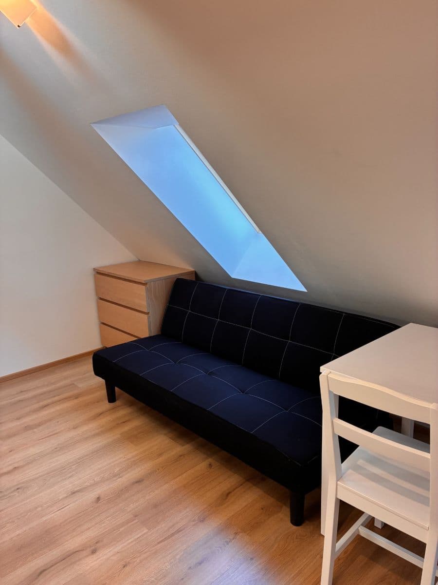 Studio flat to rent, 32 m², Za Mlýnem, Hostivice, Středočeský Region Studio flat to rent, 32 m², Za Mlýnem, Hostivice, Středočeský Region