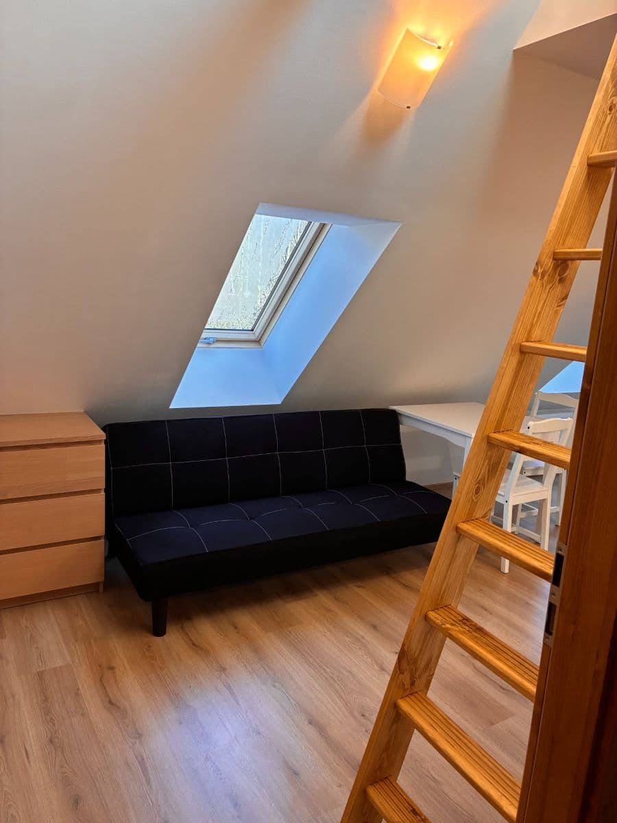 Studio flat to rent, 32 m², Za Mlýnem, Hostivice, Středočeský Region Studio flat to rent, 32 m², Za Mlýnem, Hostivice, Středočeský Region