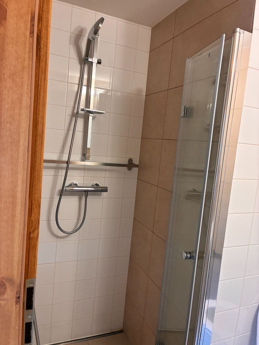 Studio flat to rent, 32 m², Za Mlýnem, Hostivice, Středočeský Region Studio flat to rent, 32 m², Za Mlýnem, Hostivice, Středočeský Region