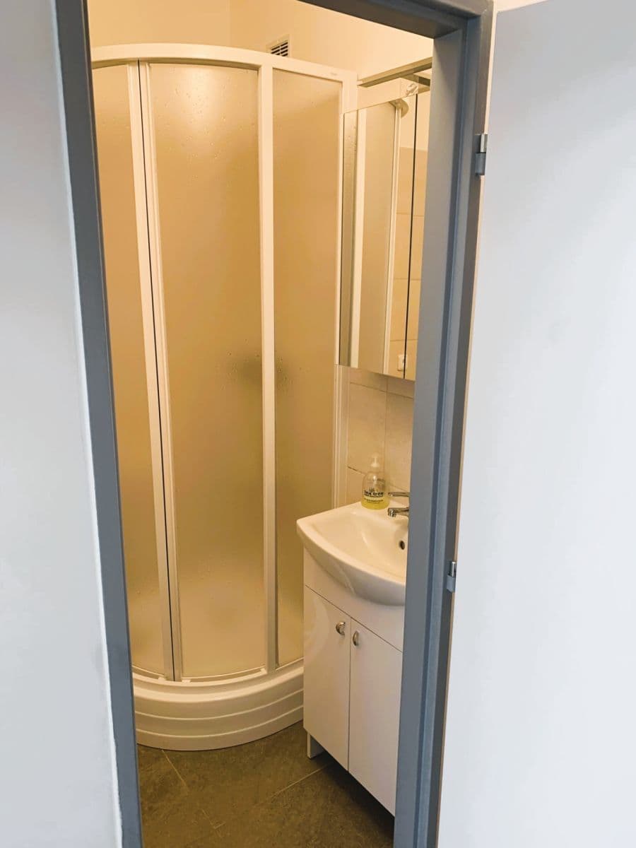 1 bedroom with open-plan kitchen flat to rent, 47 m², Děčínská, Kladno, Středočeský Region 1 bedroom with open-plan kitchen flat to rent, 47 m², Děčínská, Kladno, Středočeský Region