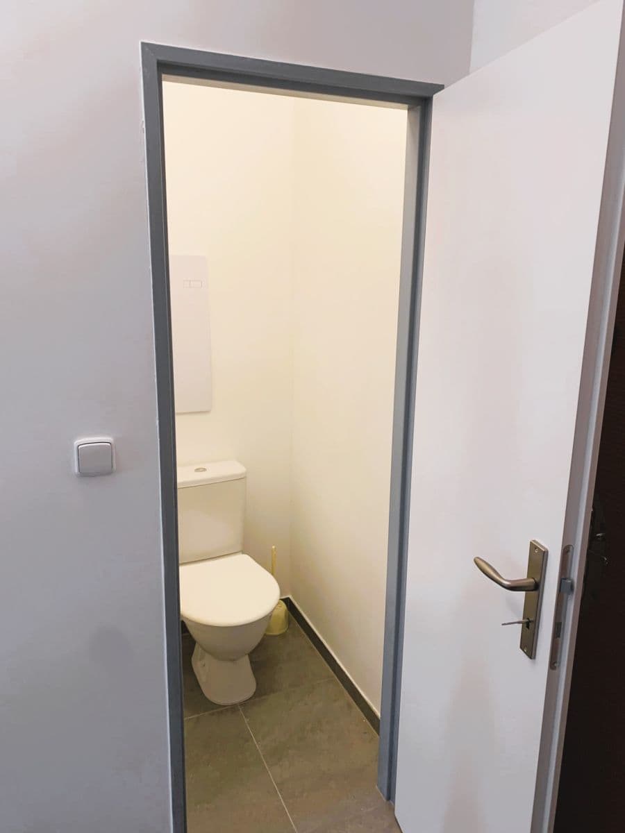 1 bedroom with open-plan kitchen flat to rent, 47 m², Děčínská, Kladno, Středočeský Region 1 bedroom with open-plan kitchen flat to rent, 47 m², Děčínská, Kladno, Středočeský Region