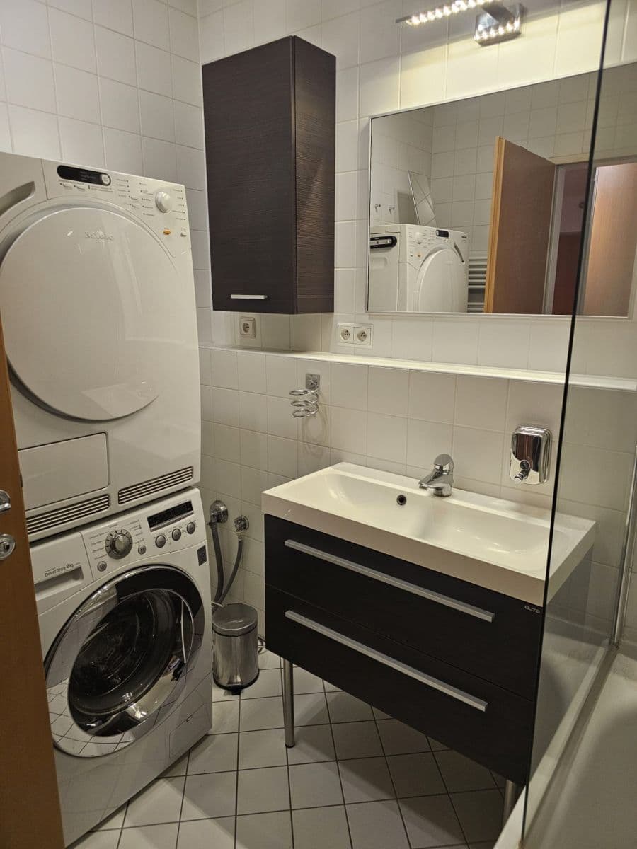 2 bedroom flat to rent, 82 m², U Zvonařky, Prague, Prague 2 bedroom flat to rent, 82 m², U Zvonařky, Prague, Prague