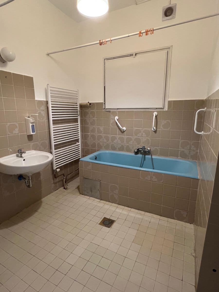 3 bedroom flat to rent, 108 m², Nikoly Tesly, Prague, Prague 3 bedroom flat to rent, 108 m², Nikoly Tesly, Prague, Prague