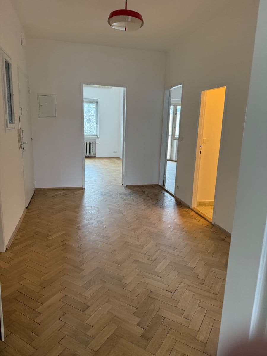 3 bedroom flat to rent, 108 m², Nikoly Tesly, Prague, Prague 3 bedroom flat to rent, 108 m², Nikoly Tesly, Prague, Prague