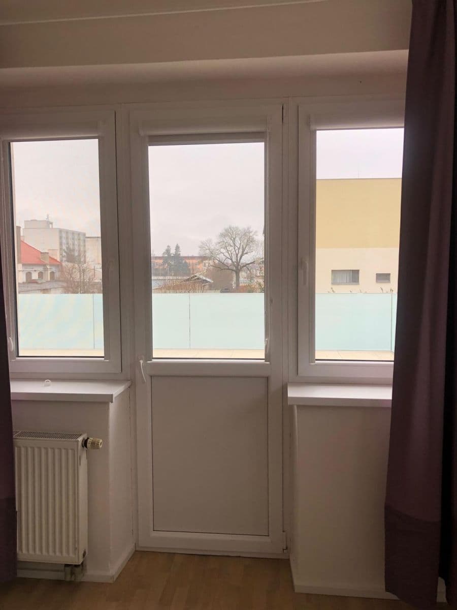 3 bedroom flat to rent, 80 m², Prvomájová, Prague, Prague 3 bedroom flat to rent, 80 m², Prvomájová, Prague, Prague