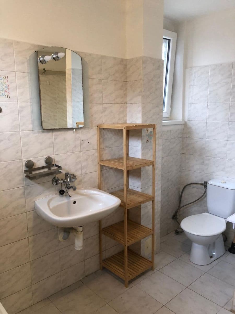 3 bedroom flat to rent, 80 m², Prvomájová, Prague, Prague 3 bedroom flat to rent, 80 m², Prvomájová, Prague, Prague