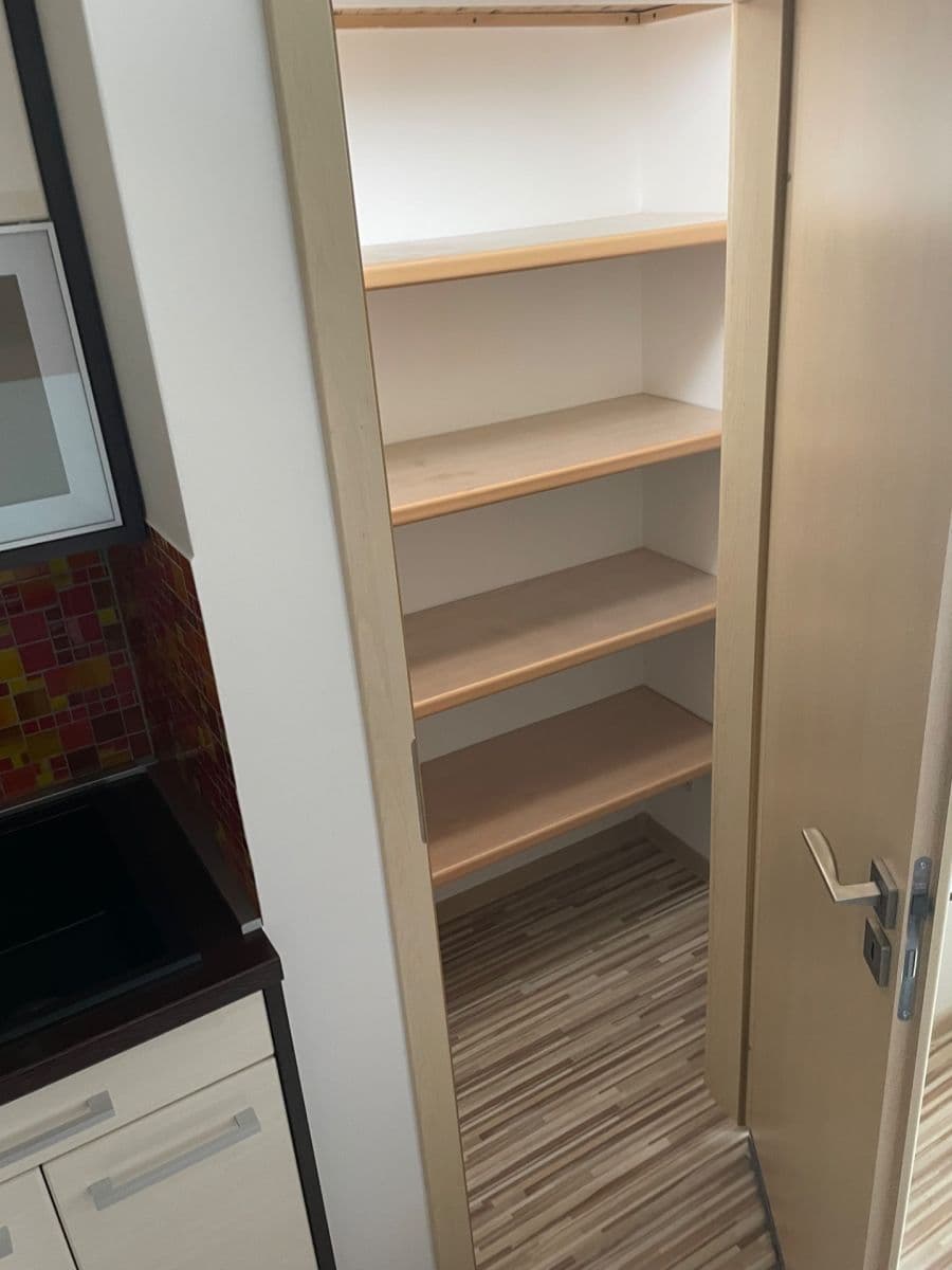 1 bedroom flat to rent, 42 m², Klatovská třída, Plzeň, Plzeňský Region 1 bedroom flat to rent, 42 m², Klatovská třída, Plzeň, Plzeňský Region