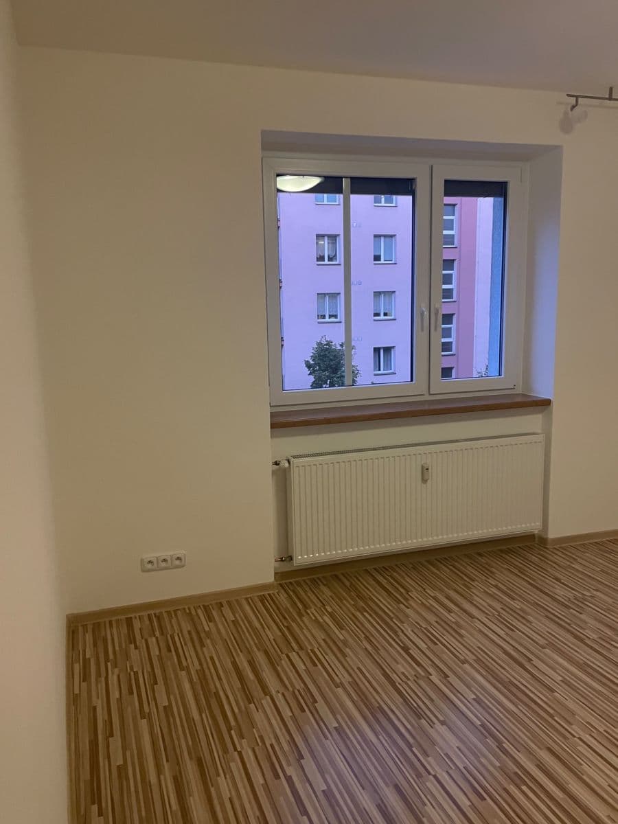 1 bedroom flat to rent, 42 m², Klatovská třída, Plzeň, Plzeňský Region 1 bedroom flat to rent, 42 m², Klatovská třída, Plzeň, Plzeňský Region