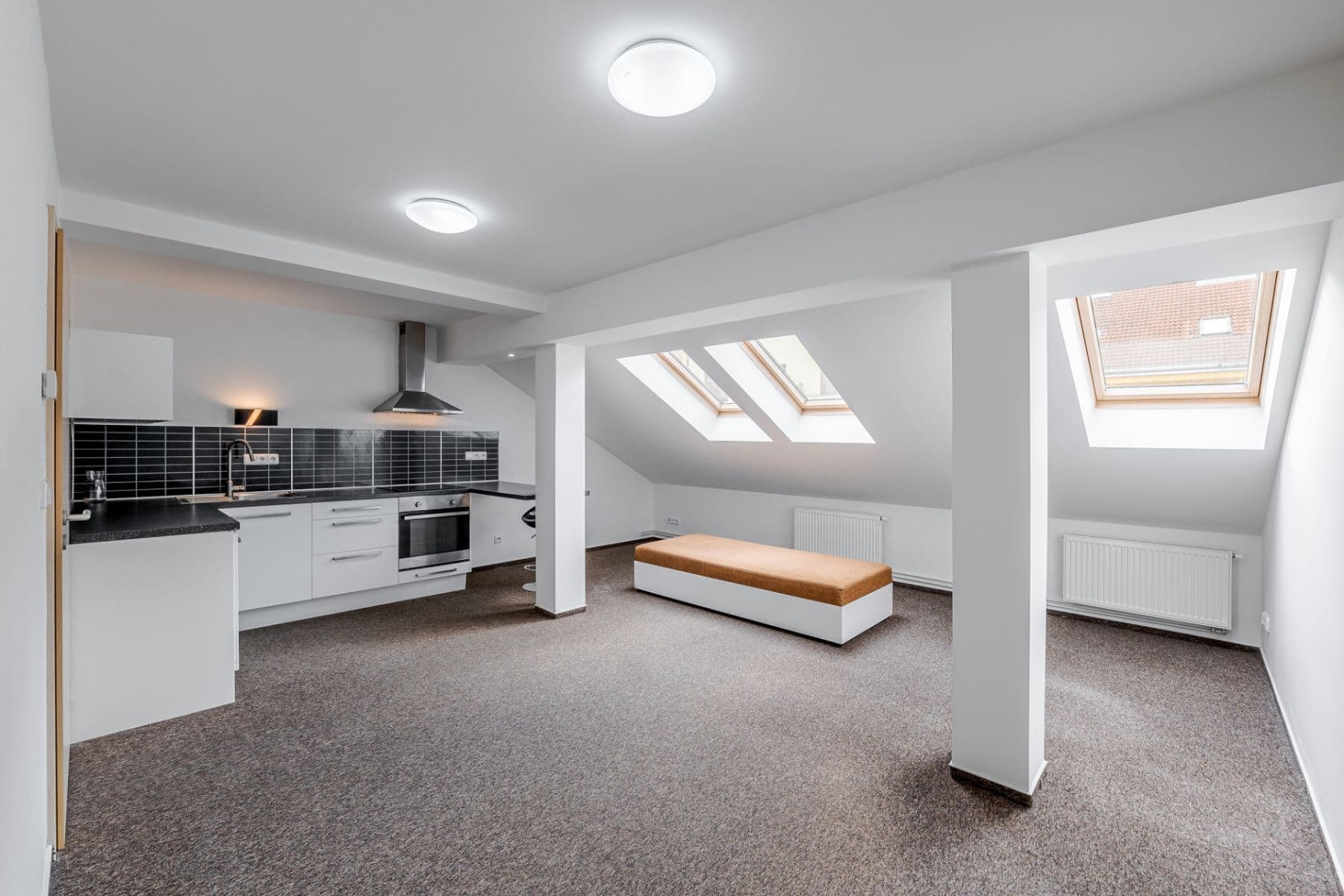 2 bedroom with open-plan kitchen flat to rent, 100 m², Sudoměřská, Prague, Prague 2 bedroom with open-plan kitchen flat to rent, 100 m², Sudoměřská, Prague, Prague