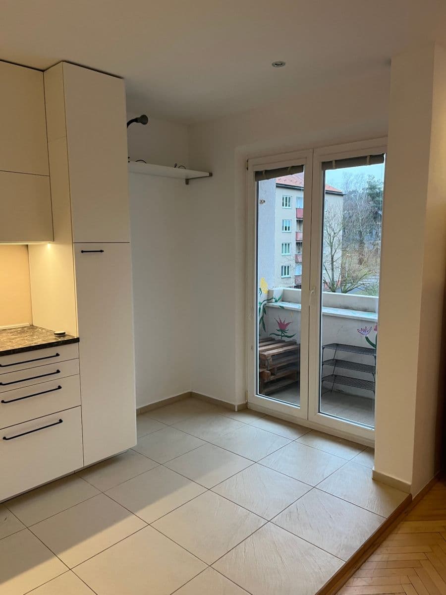 2 bedroom with open-plan kitchen flat to rent, 63 m², Jeremenkova, Prague, Prague 2 bedroom with open-plan kitchen flat to rent, 63 m², Jeremenkova, Prague, Prague