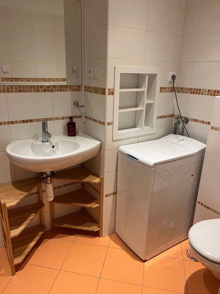2 bedroom with open-plan kitchen flat to rent, 63 m², Jeremenkova, Prague, Prague 2 bedroom with open-plan kitchen flat to rent, 63 m², Jeremenkova, Prague, Prague