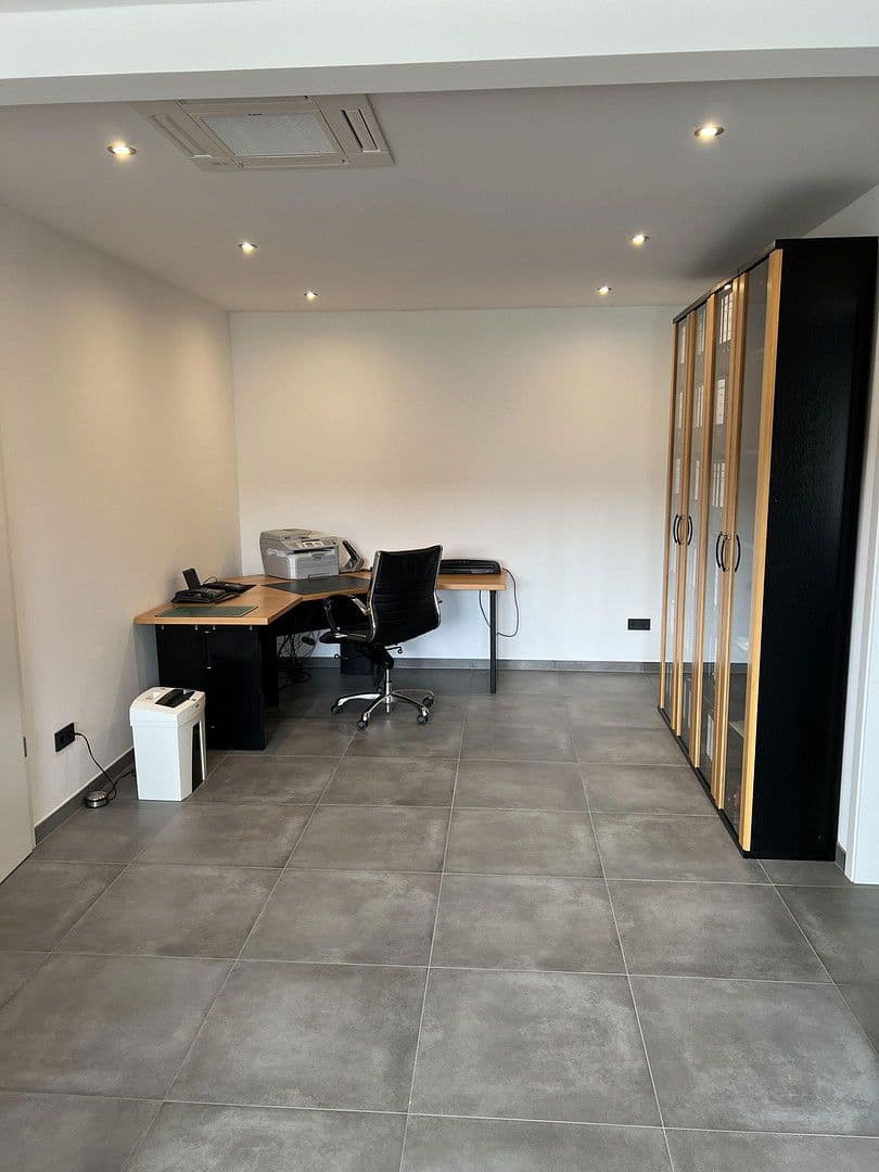 non-residential property to rent, 2,254 m², Leopoldshöhe, North Rhine-Westphalia non-residential property to rent, 2,254 m², Leopoldshöhe, North Rhine-Westphalia