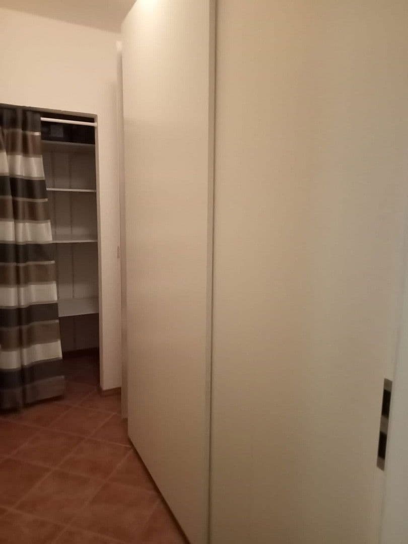 1 bedroom flat to rent, 60 m², Luisenstr. 74, Krefeld, North Rhine-Westphalia 1 bedroom flat to rent, 60 m², Luisenstr. 74, Krefeld, North Rhine-Westphalia