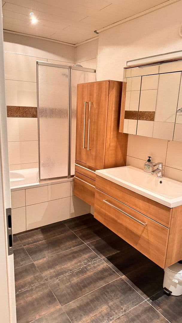 4 bedroom flat to rent, 135 m², Rodgau, Hesse 4 bedroom flat to rent, 135 m², Rodgau, Hesse