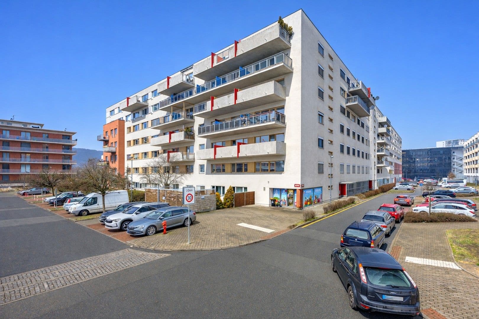 2 bedroom with open-plan kitchen flat to rent, 74 m², Pískařská, Prague, Prague 2 bedroom with open-plan kitchen flat to rent, 74 m², Pískařská, Prague, Prague