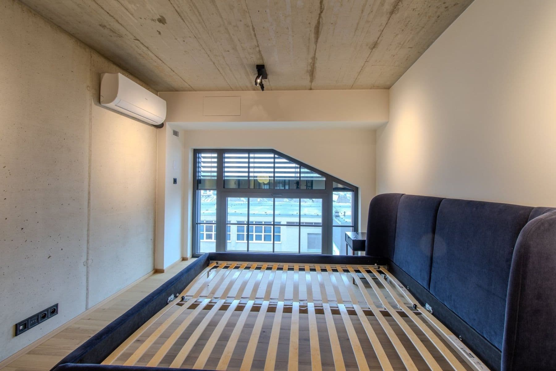 2 bedroom with open-plan kitchen flat to rent, 66 m², Kolbenova, Prague, Prague 2 bedroom with open-plan kitchen flat to rent, 66 m², Kolbenova, Prague, Prague