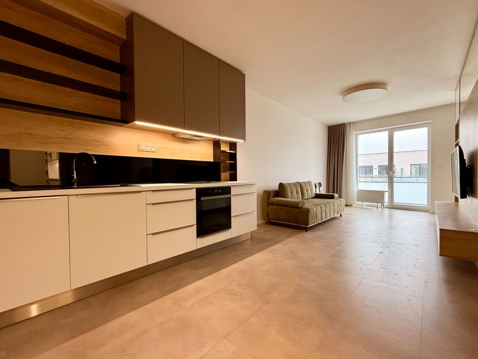 1 bedroom with open-plan kitchen flat to rent, 58 m², Přadlácká, Brno, Jihomoravský Region 1 bedroom with open-plan kitchen flat to rent, 58 m², Přadlácká, Brno, Jihomoravský Region