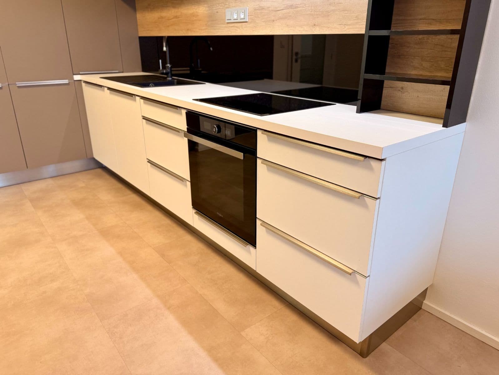 1 bedroom with open-plan kitchen flat to rent, 58 m², Přadlácká, Brno, Jihomoravský Region 1 bedroom with open-plan kitchen flat to rent, 58 m², Přadlácká, Brno, Jihomoravský Region