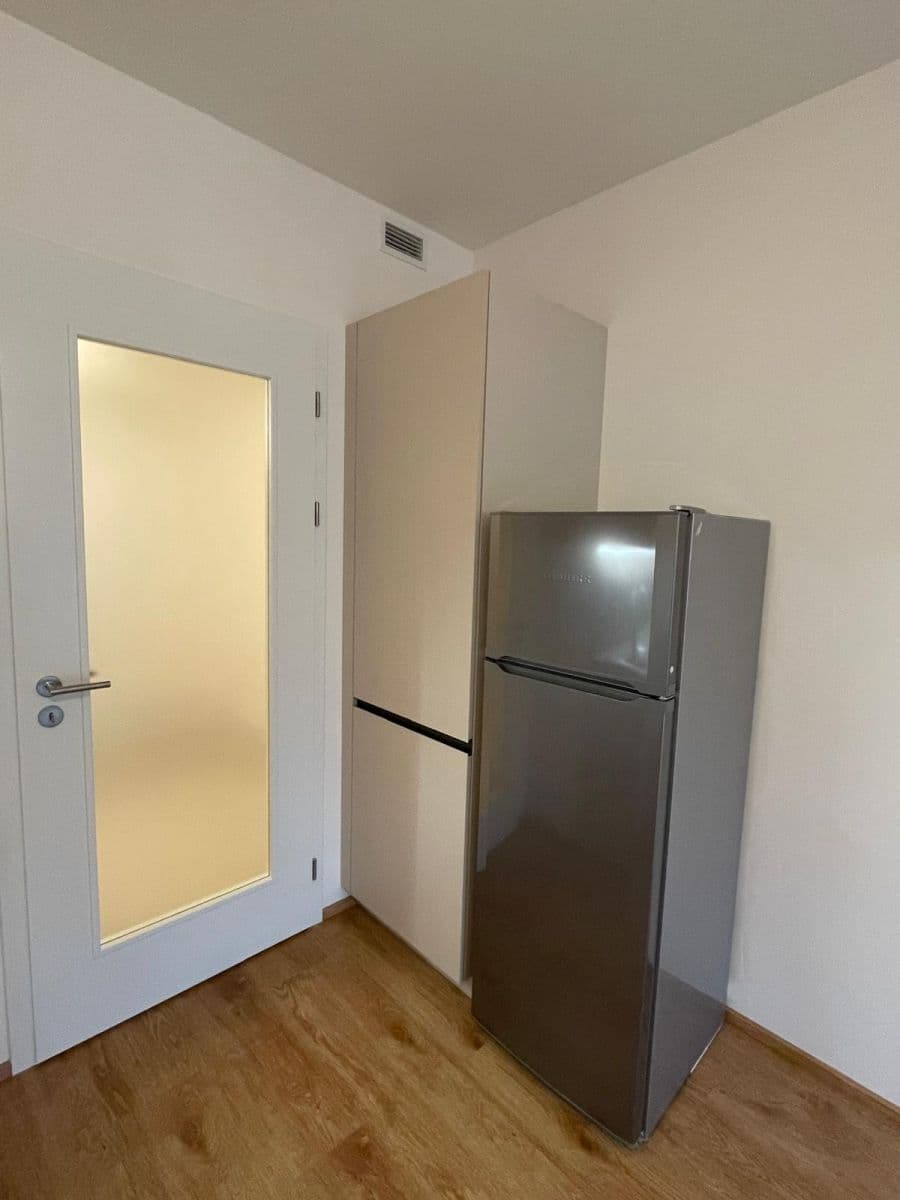 Studio flat to rent, 31 m², Poděbradská, Prague, Prague Studio flat to rent, 31 m², Poděbradská, Prague, Prague