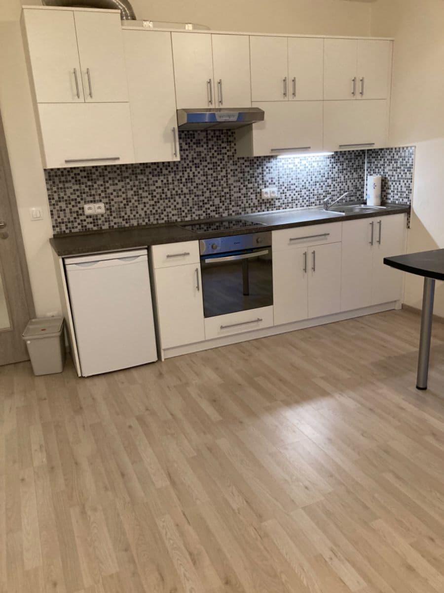 Studio flat to rent, 33 m², Strnadových, Prague, Prague Studio flat to rent, 33 m², Strnadových, Prague, Prague