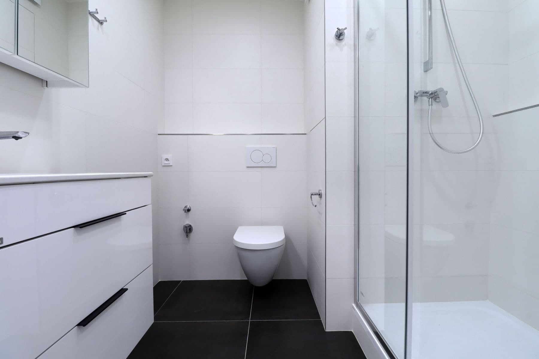 1 bedroom with open-plan kitchen flat to rent, 43 m², Modletická, Prague, Prague 1 bedroom with open-plan kitchen flat to rent, 43 m², Modletická, Prague, Prague