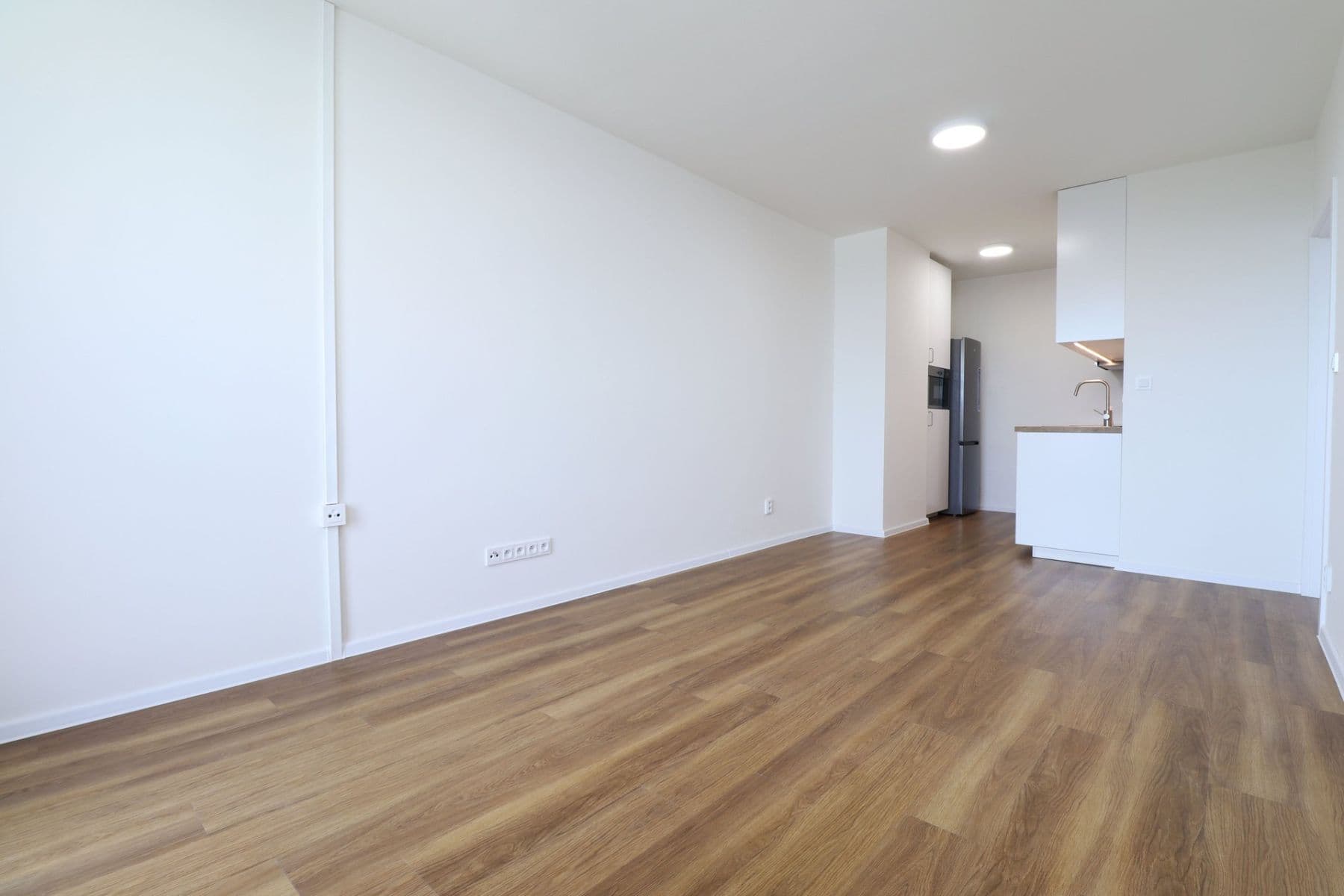 1 bedroom with open-plan kitchen flat to rent, 43 m², Modletická, Prague, Prague 1 bedroom with open-plan kitchen flat to rent, 43 m², Modletická, Prague, Prague