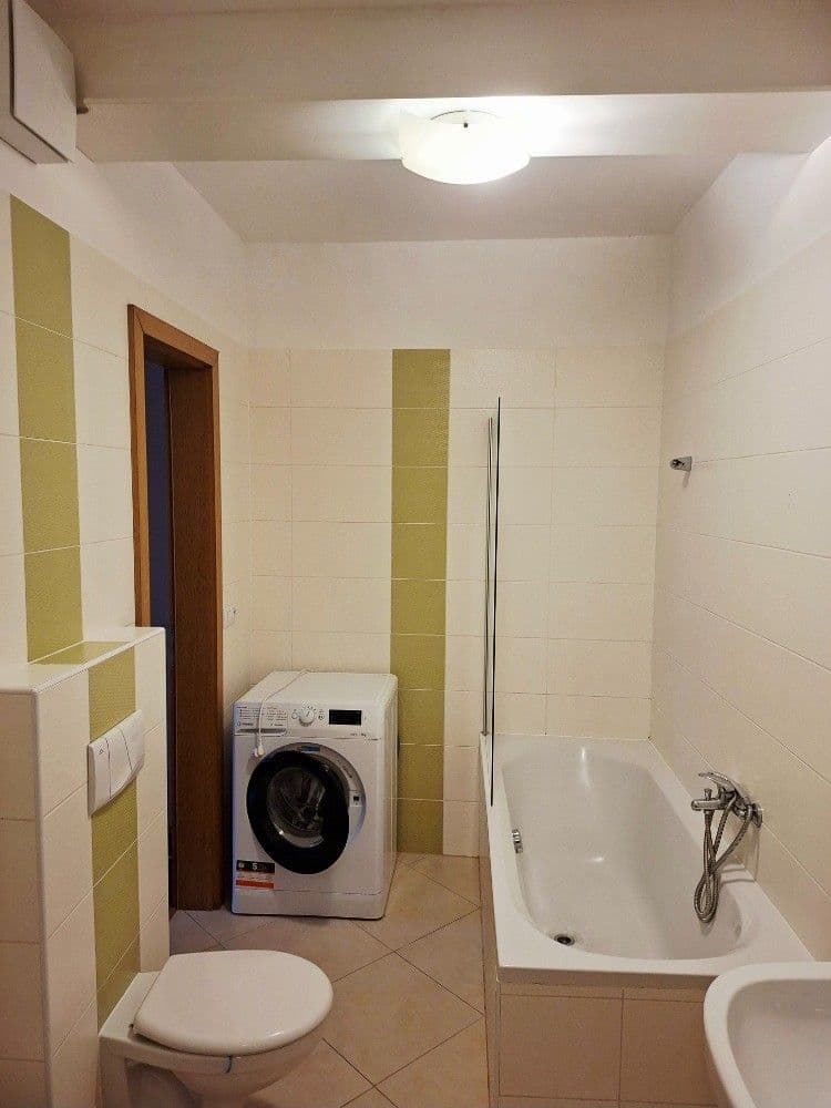 2 bedroom with open-plan kitchen flat to rent, 72 m², Křižíkova, Prague, Prague 2 bedroom with open-plan kitchen flat to rent, 72 m², Křižíkova, Prague, Prague