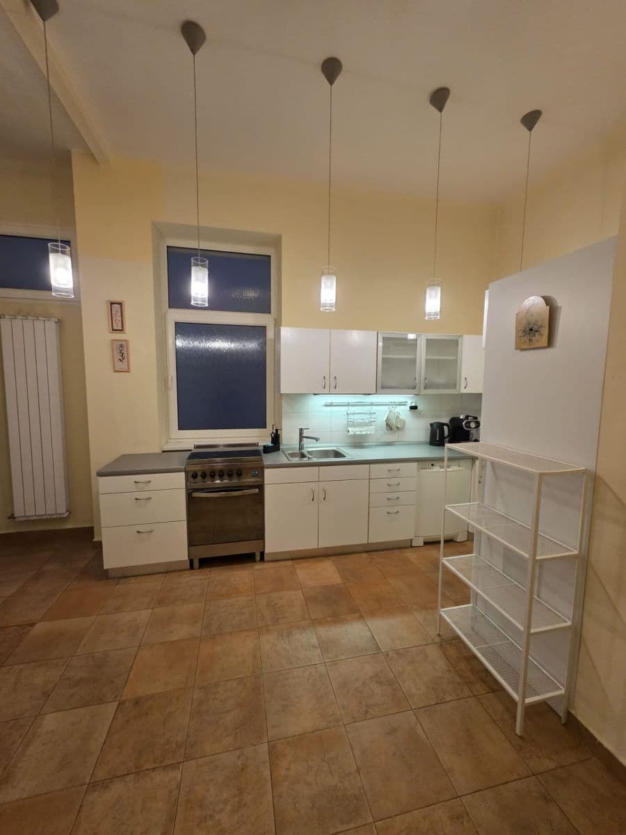 3 bedroom flat to rent, 100 m², Bratislava - mestská časť Staré Mesto, Bratislavský Region 3 bedroom flat to rent, 100 m², Bratislava - mestská časť Staré Mesto, Bratislavský Region