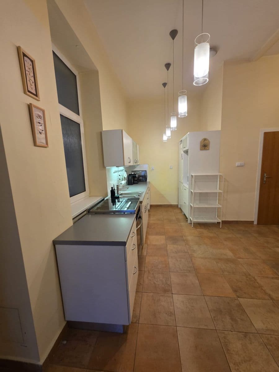 3 bedroom flat to rent, 100 m², Bratislava - mestská časť Staré Mesto, Bratislavský Region 3 bedroom flat to rent, 100 m², Bratislava - mestská časť Staré Mesto, Bratislavský Region