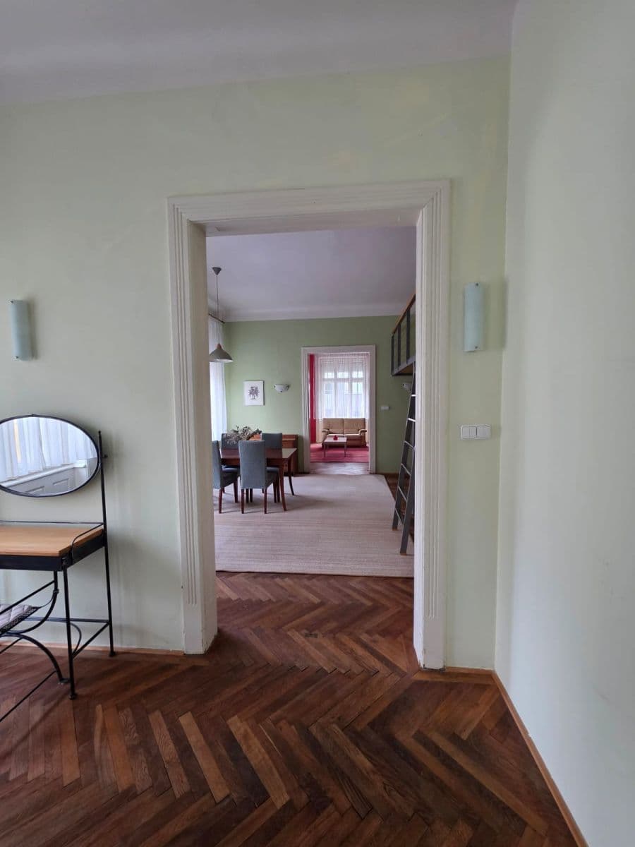 3 bedroom flat to rent, 100 m², Bratislava - mestská časť Staré Mesto, Bratislavský Region 3 bedroom flat to rent, 100 m², Bratislava - mestská časť Staré Mesto, Bratislavský Region