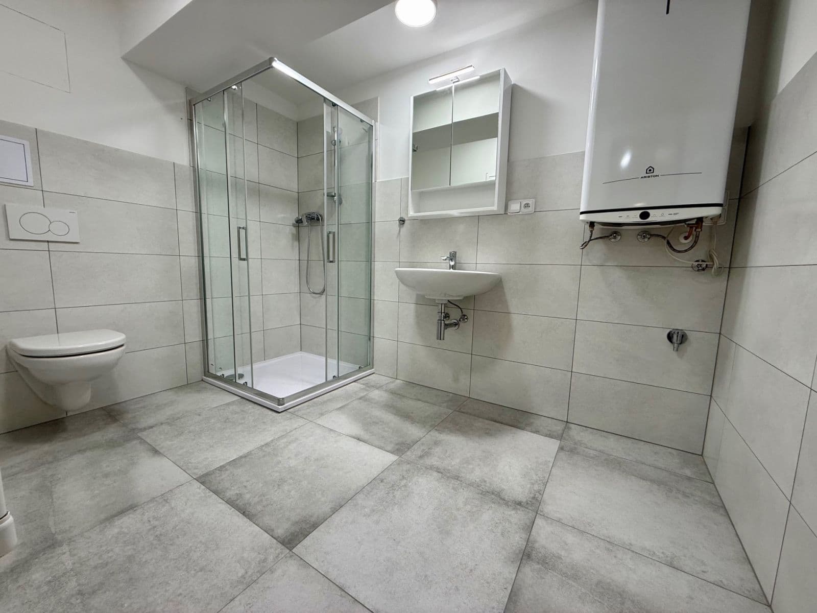 1 bedroom with open-plan kitchen flat to rent, 63 m², Mochovská, Prague, Prague 1 bedroom with open-plan kitchen flat to rent, 63 m², Mochovská, Prague, Prague