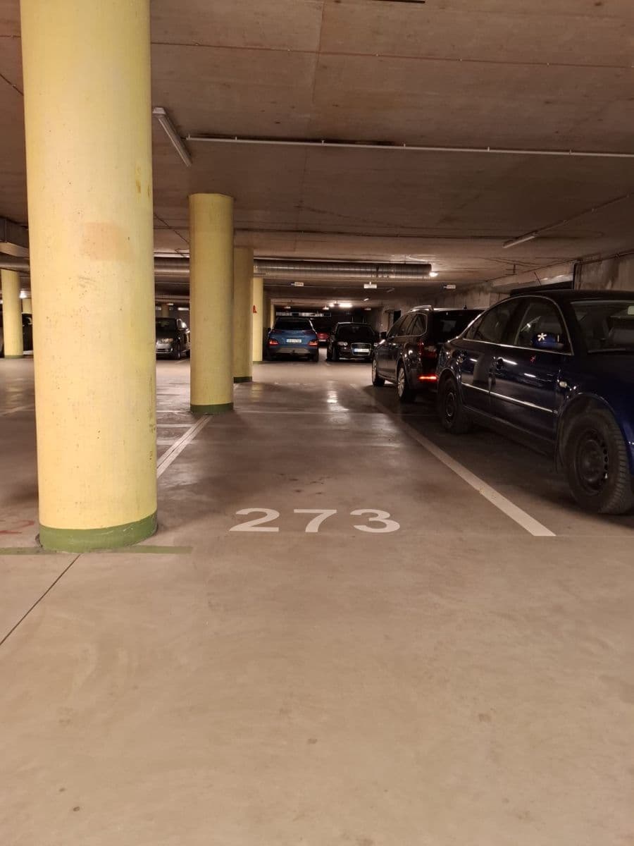 garage to rent, 13 m², Pelušková, Prague, Prague garage to rent, 13 m², Pelušková, Prague, Prague