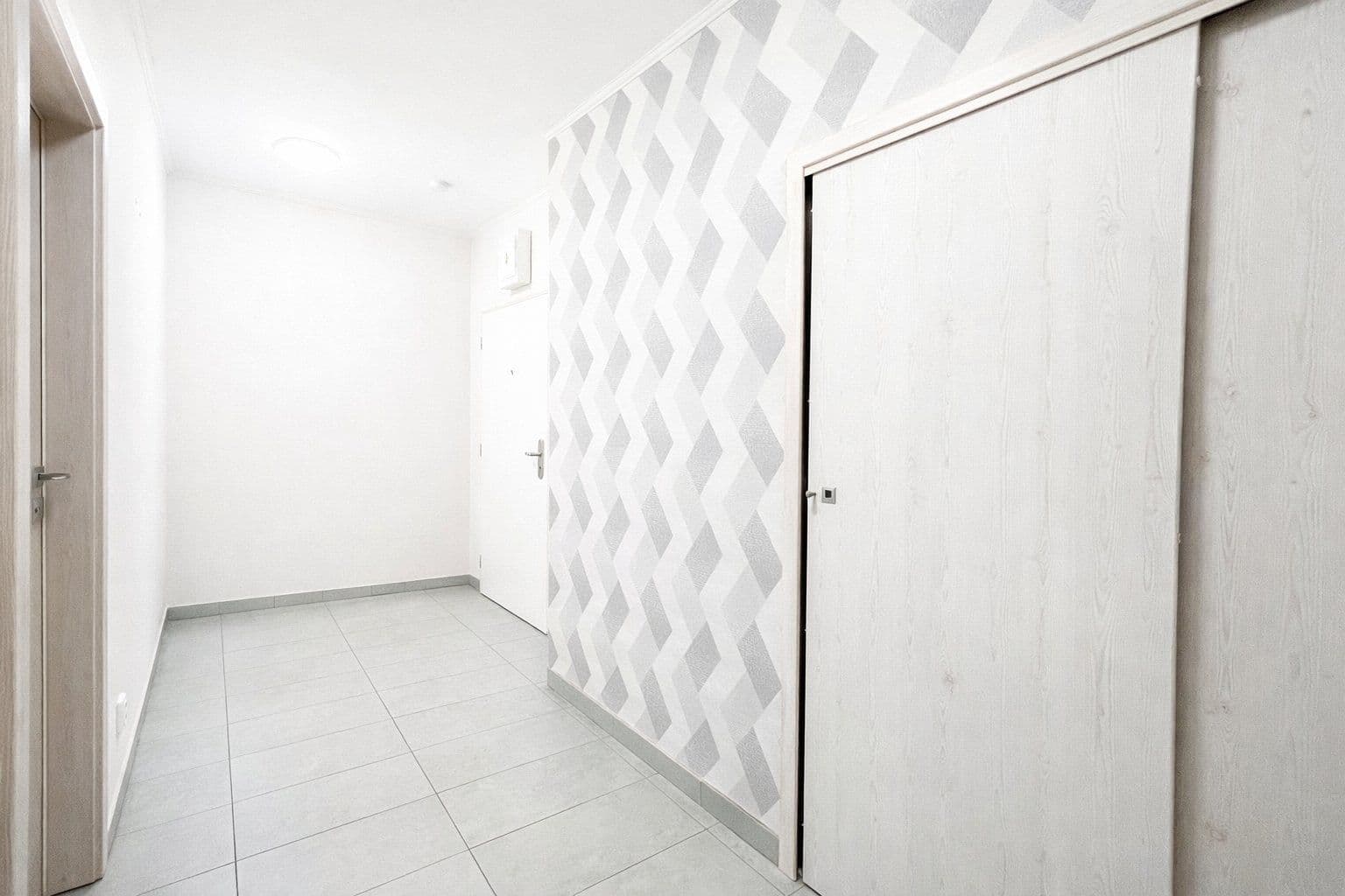 1 bedroom with open-plan kitchen flat to rent, 55 m², Jaroslava Holečka, Kladno, Středočeský Region 1 bedroom with open-plan kitchen flat to rent, 55 m², Jaroslava Holečka, Kladno, Středočeský Region